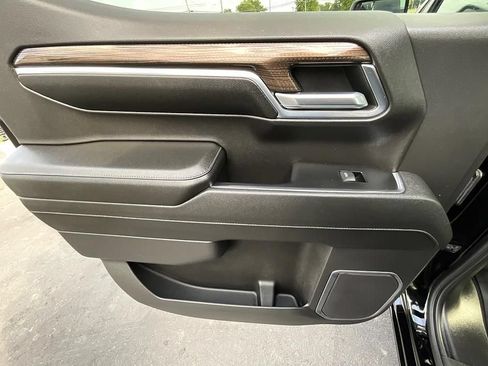 Used 2023 Chevrolet Silverado 1500 LT AWD/4WD image 27