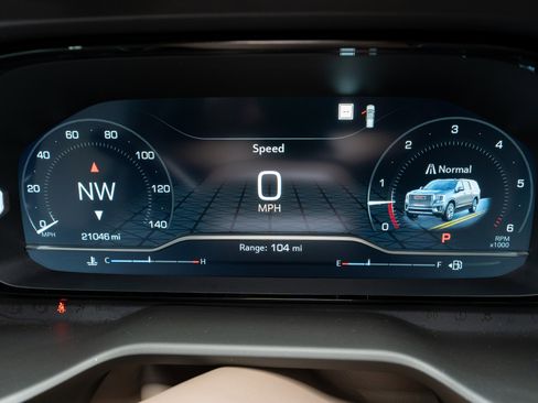 Used 2022 GMC Yukon XL Denali w/ Denali Premium Package image 27