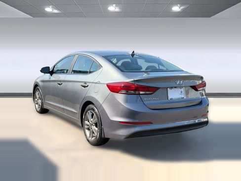 Used 2018 Hyundai Elantra SEL image 3