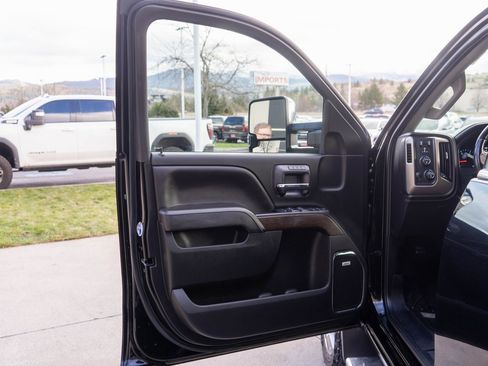 Used 2019 GMC Sierra 2500 Denali w/ Duramax Plus Package image 16
