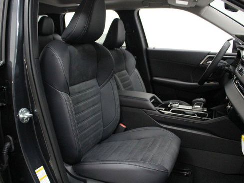 New 2026 Mitsubishi Outlander SE image 19