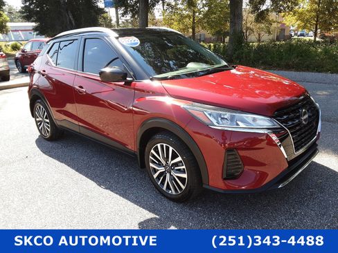 Used 2022 Nissan Kicks SV image 7