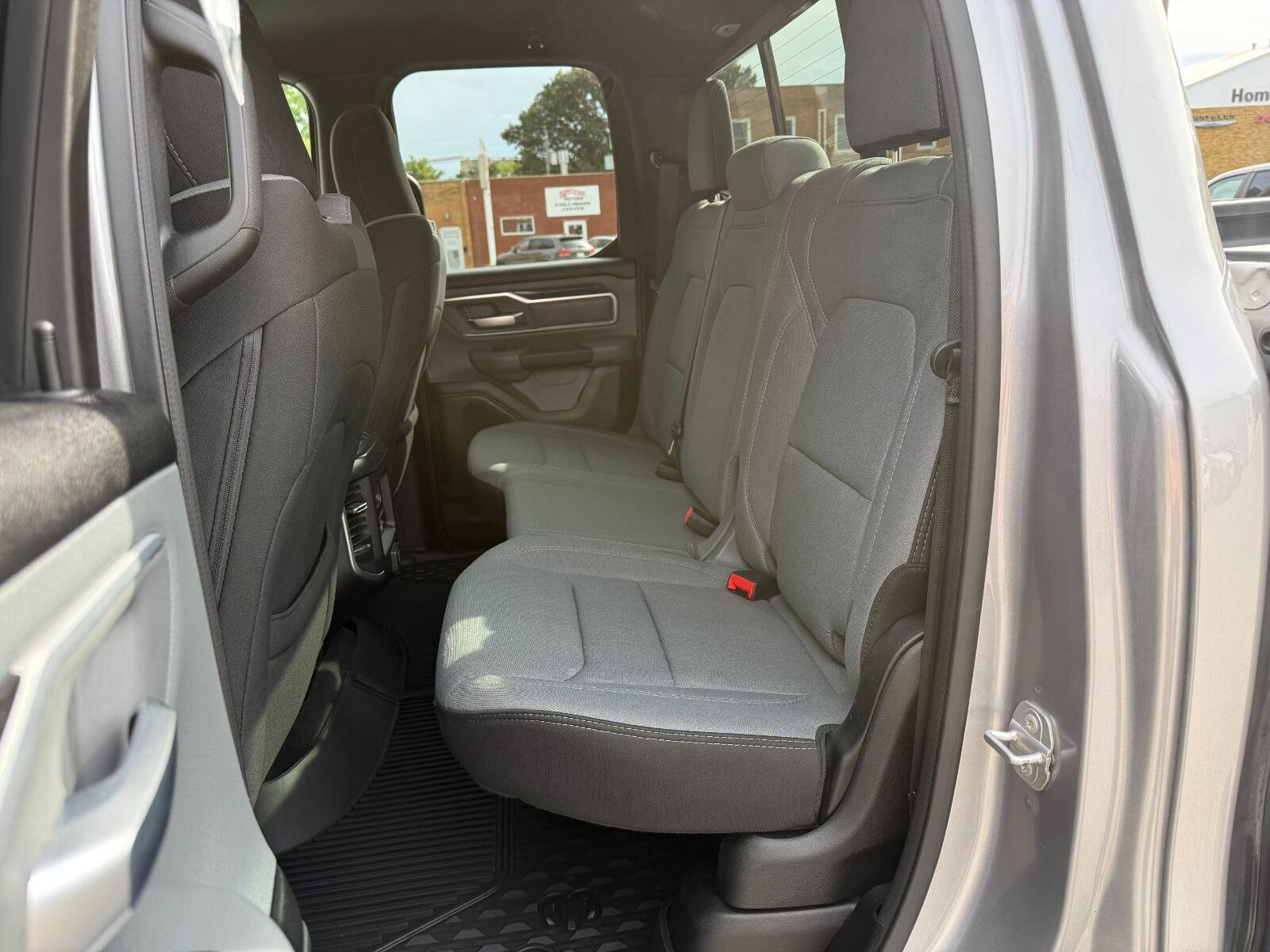 Used 2022 RAM 1500 Big Horn AWD/4WD image 14