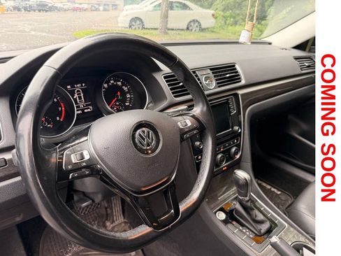 Used 2017 Volkswagen Passat 1.8T SE FWD image 14