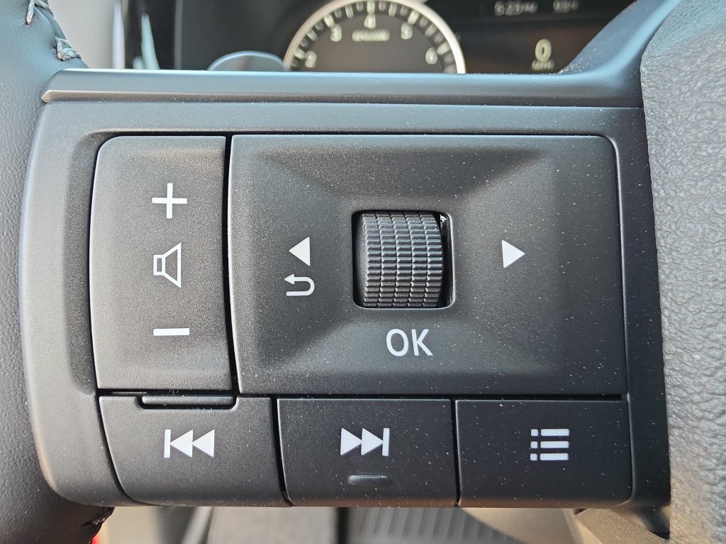 New 2026 Nissan Pathfinder SV FWD image 32