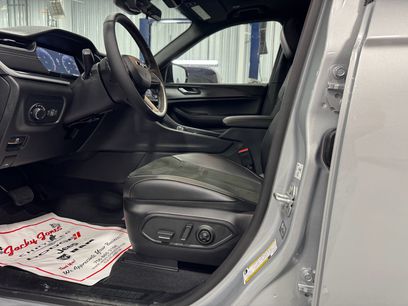 New 2025 Jeep Grand Cherokee L Altitude