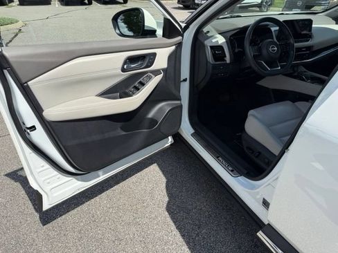 Certified 2023 Nissan Rogue SL w/ SL Premium Package AWD/4WD image 15