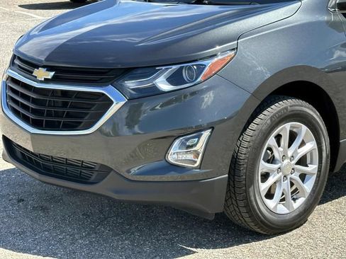 Used 2019 Chevrolet Equinox LT w/ Driver Convenience Package AWD/4WD image 9