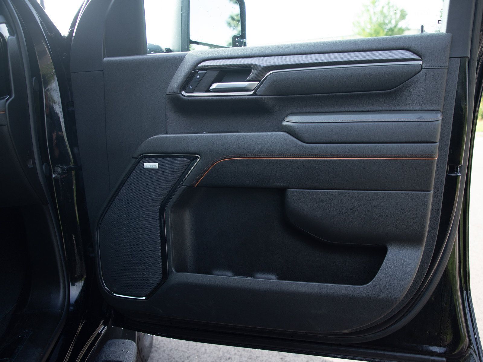 Used 2024 GMC Sierra 2500 AT4 w/ Technology Package AWD/4WD image 13