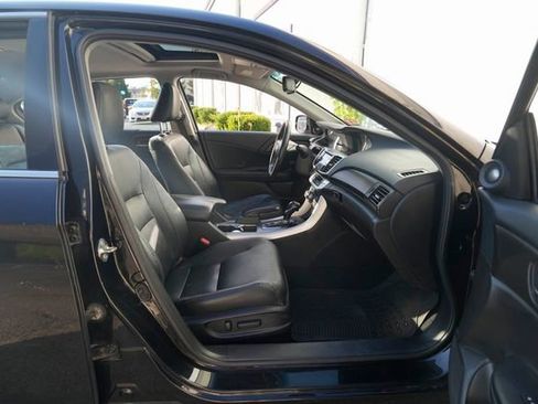Used 2015 Honda Accord Touring image 19