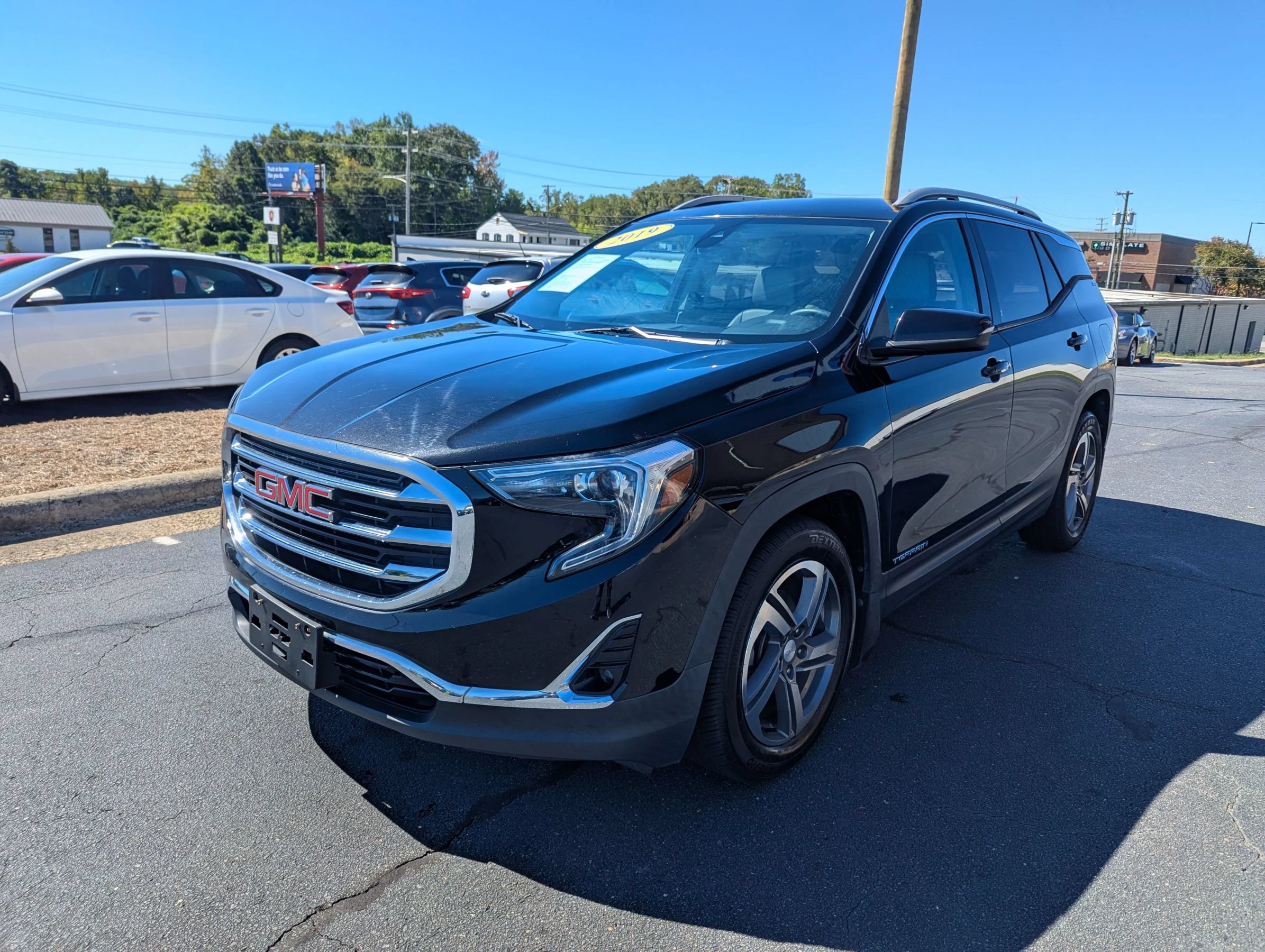 Used 2019 GMC Terrain SLT w/ Preferred Package FWD image 3