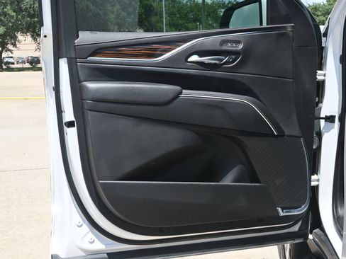 Certified 2023 Cadillac Escalade Luxury w/ LPO, Floor Liner Package RWD image 20