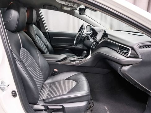 Used 2023 Toyota Camry SE w/ Convenience Package FWD image 29