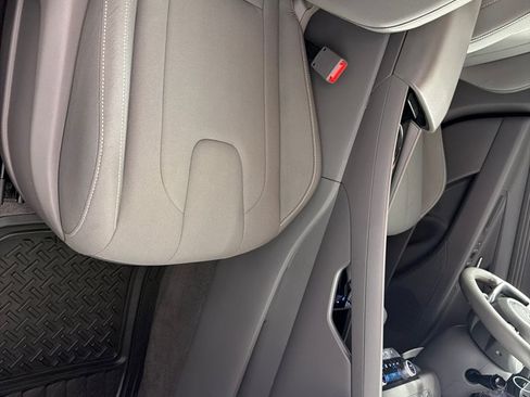 Used 2025 Hyundai Elantra SEL FWD image 22