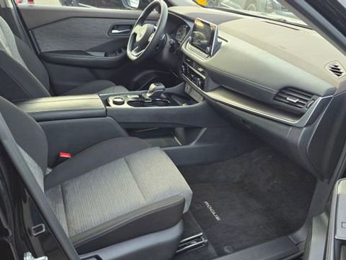 Used 2023 Nissan Rogue SV image 13