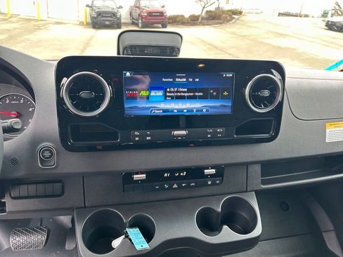 New 2025 Mercedes-Benz Sprinter 2500 image 17