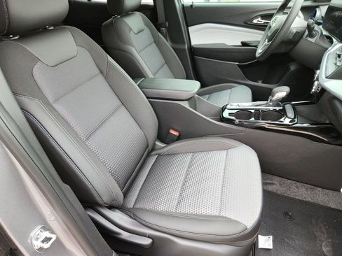 New 2025 Chevrolet Trax LT w/ Driver Confidence Package FWD image 56