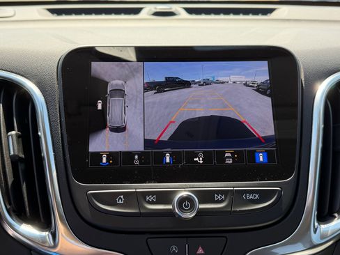 Used 2024 Chevrolet Equinox LT image 11