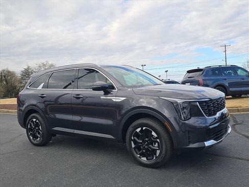 New 2026 Kia Sorento S image 1