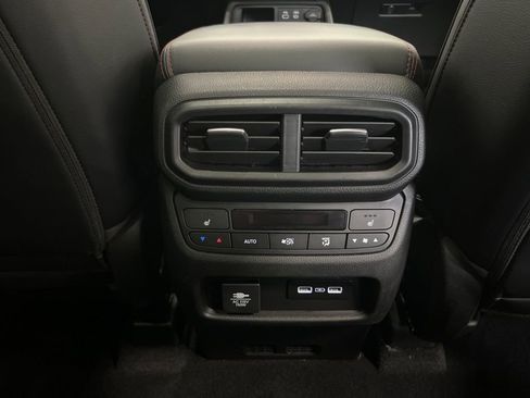 Used 2023 Honda Pilot Elite image 19