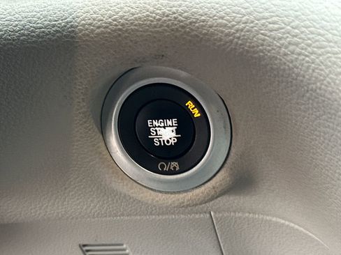 Used 2018 Chrysler Pacifica Limited w/ Advanced Safetytec Group image 29