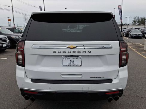 Used 2024 Chevrolet Suburban Premier image 5