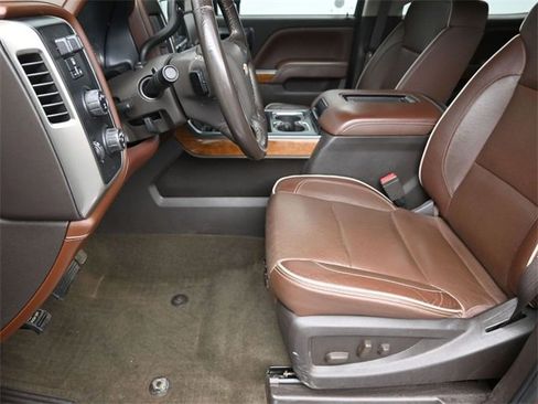 Used 2018 Chevrolet Silverado 2500 High Country w/ Duramax Plus Package image 16