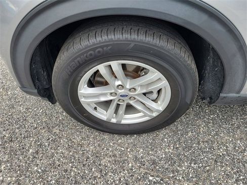 Used 2022 Ford Explorer XLT image 5