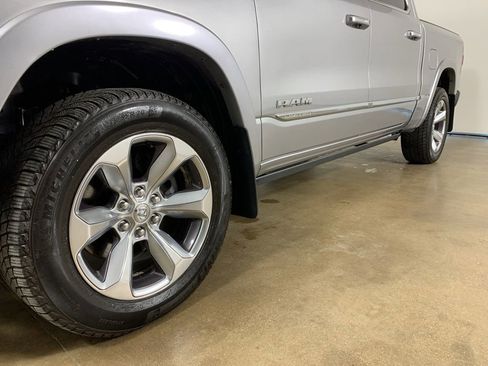 Used 2022 RAM 1500 Limited AWD/4WD image 2