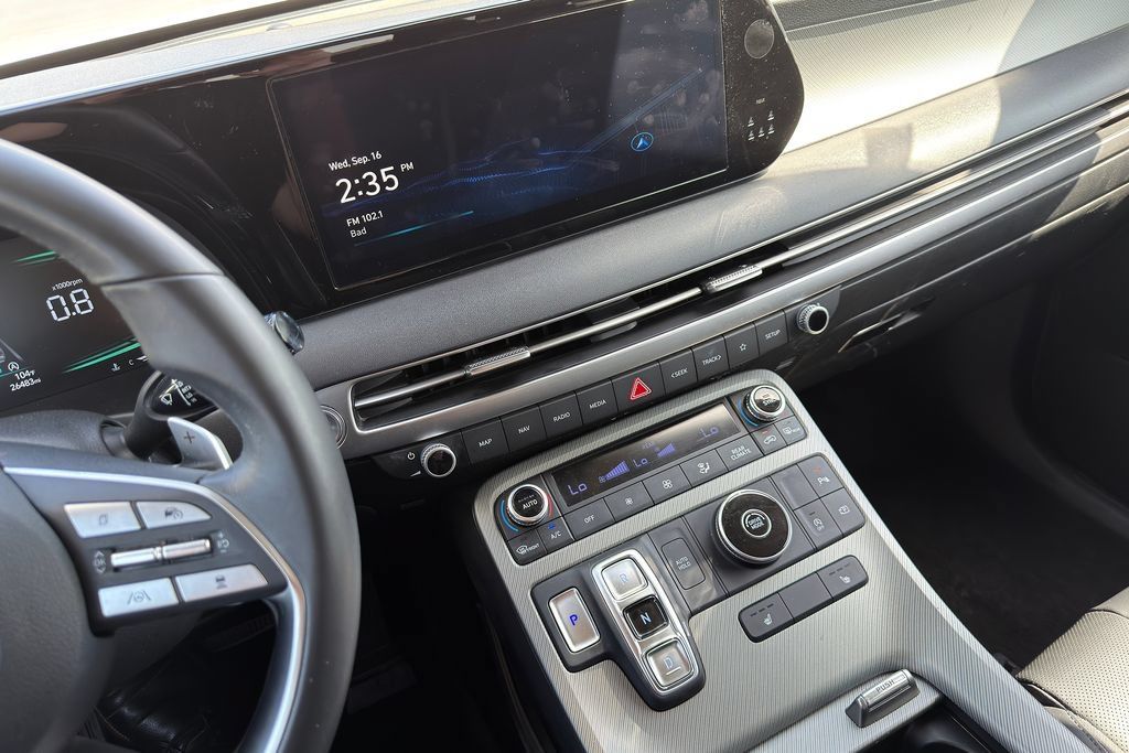 Used 2025 Hyundai Palisade SEL FWD image 13