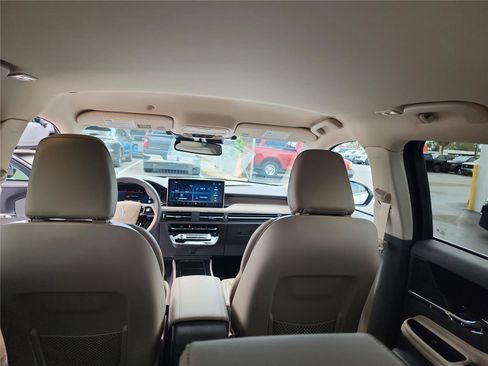 Used 2023 Lincoln Corsair Reserve image 19