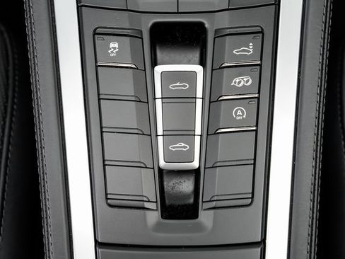 Used 2025 Porsche 718 Boxster image 22