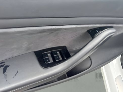 Used 2018 Tesla Model 3 Mid Range RWD image 18
