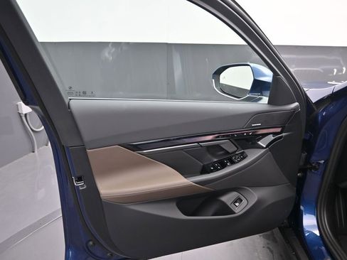 New 2027 BMW 530i RWD image 5