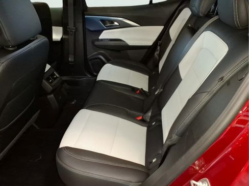 Used 2024 Chevrolet Equinox EV LT FWD image 7