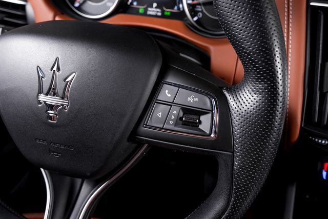 Used 2023 Maserati Levante GT AWD/4WD image 40