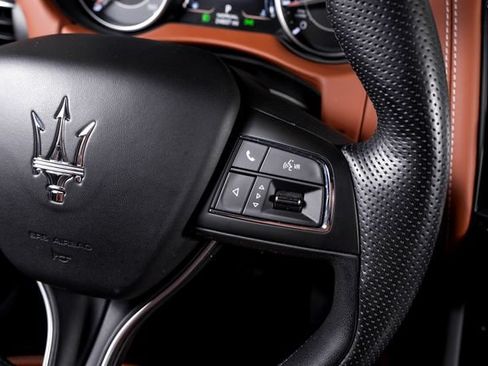 Used 2023 Maserati Levante GT AWD/4WD image 40
