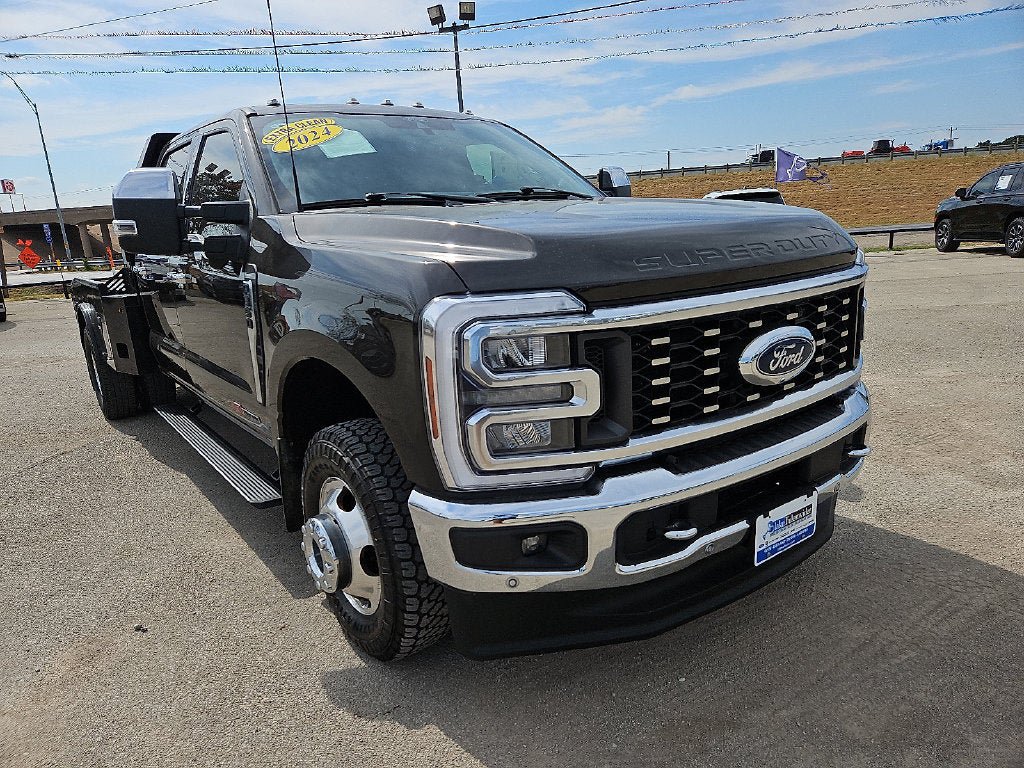 Used 2024 Ford F350 Lariat w/ Lariat Ultimate Package AWD/4WD image 11