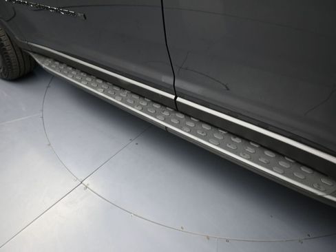 Used 2025 Jeep Grand Cherokee L Limited w/ Black Appearance Package image 27