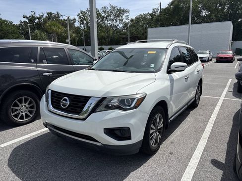 Used 2017 Nissan Pathfinder S FWD image 2