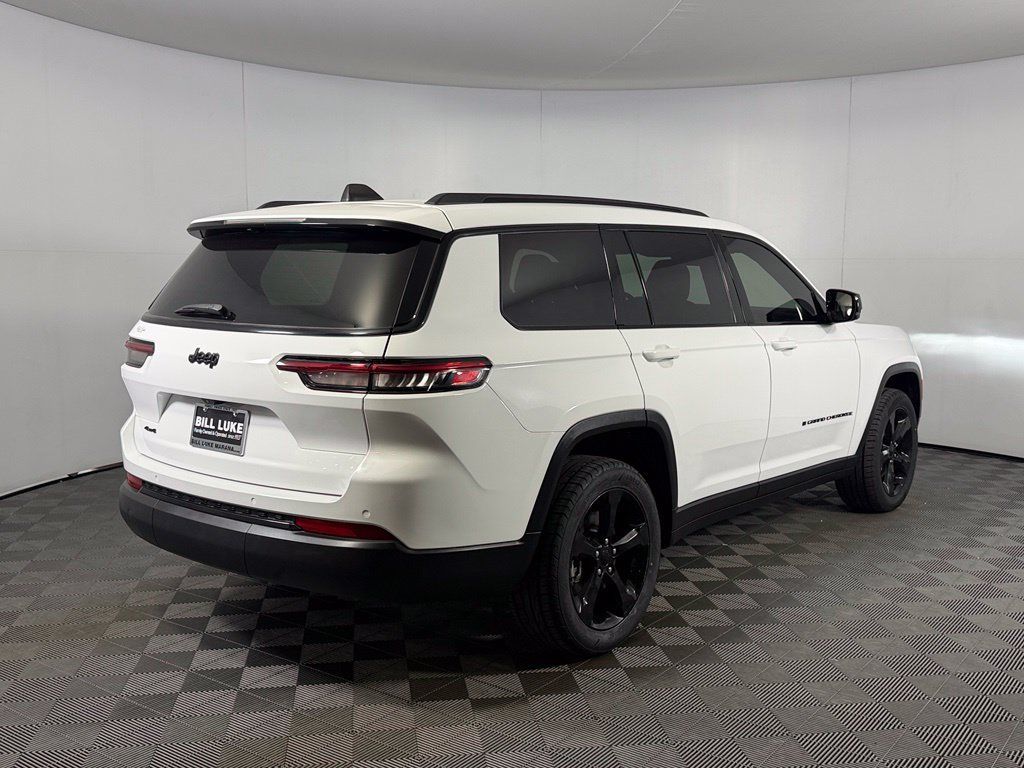 Used 2023 Jeep Grand Cherokee L Laredo AWD/4WD image 8