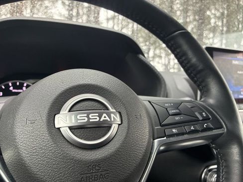 Used 2025 Nissan Sentra SV w/ All-Weather Package image 28