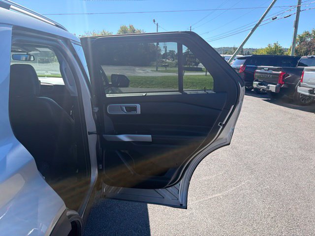Used 2022 Ford Explorer Limited AWD/4WD image 39