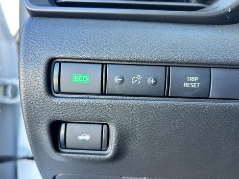 Certified 2025 Nissan Sentra S image 27