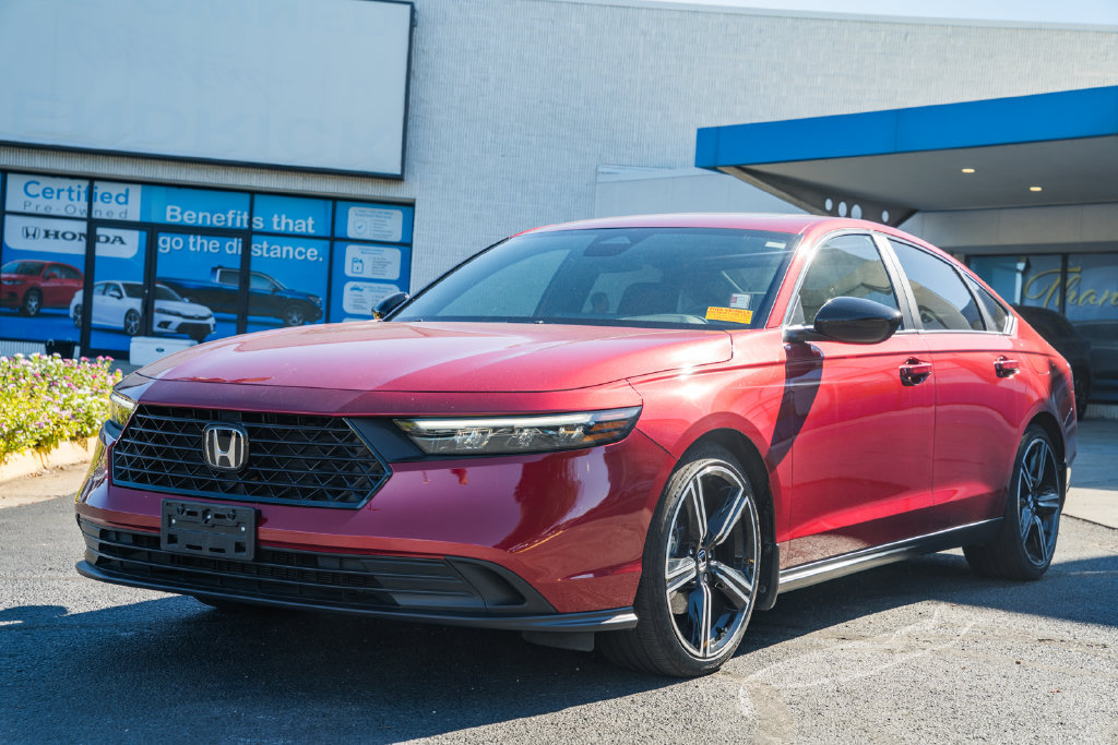 Used 2023 Honda Accord Sport image 3