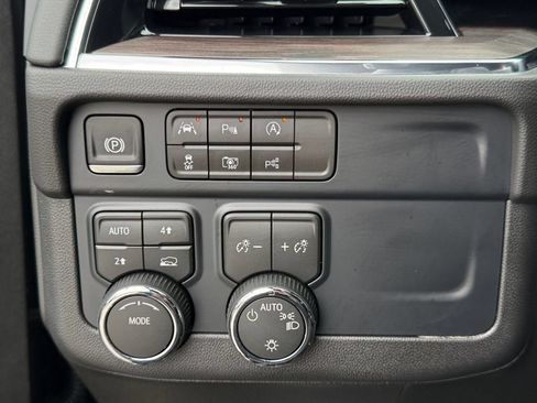 Used 2026 Chevrolet Tahoe LS w/ LPO, Dark Essentials Package AWD/4WD image 20