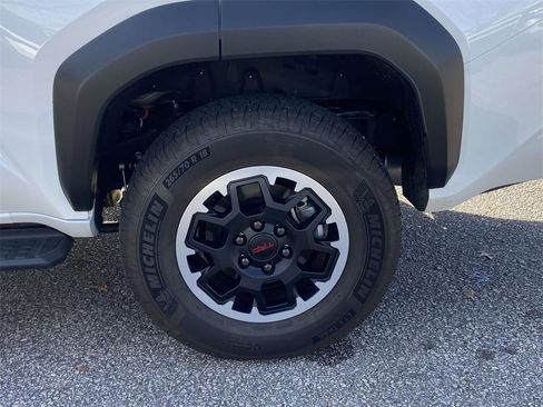 Used 2025 Toyota 4Runner TRD Off-Road image 8