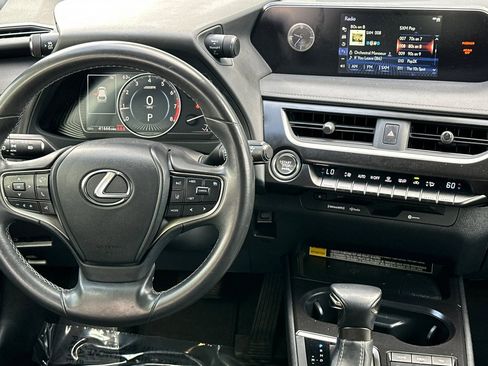 Certified 2021 Lexus UX 200 w/ Accessory Package (Z1) FWD image 4