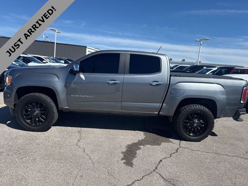 Used 2022 GMC Canyon Denali image 8