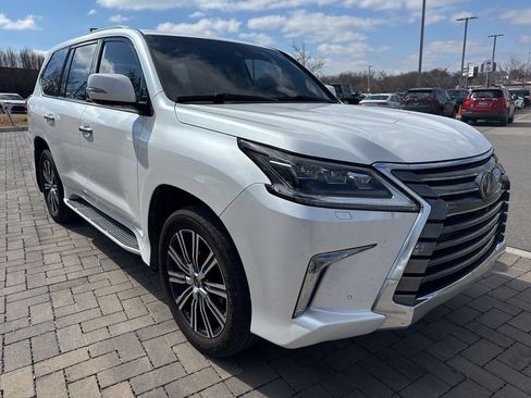 Used 2020 Lexus LX 570 4WD w/ Luxury Package image 2